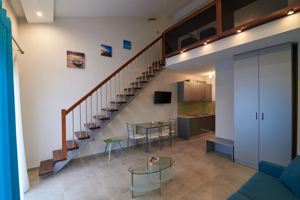 Grey House Apartments Nikiti  Pokój zdjęcie